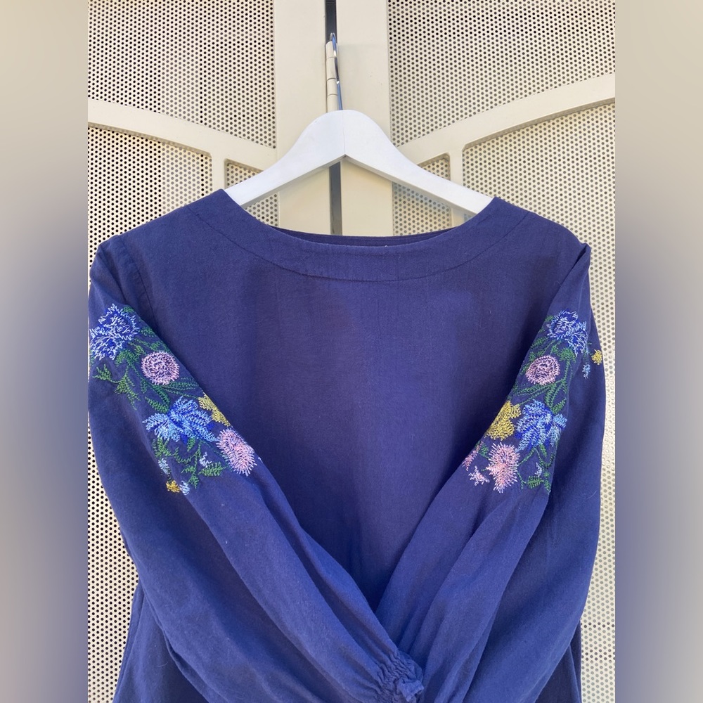Mei ren yu embroidered peasant top